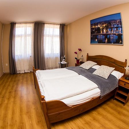 Apartman U Krale Komenskeho Йичин Экстерьер фото