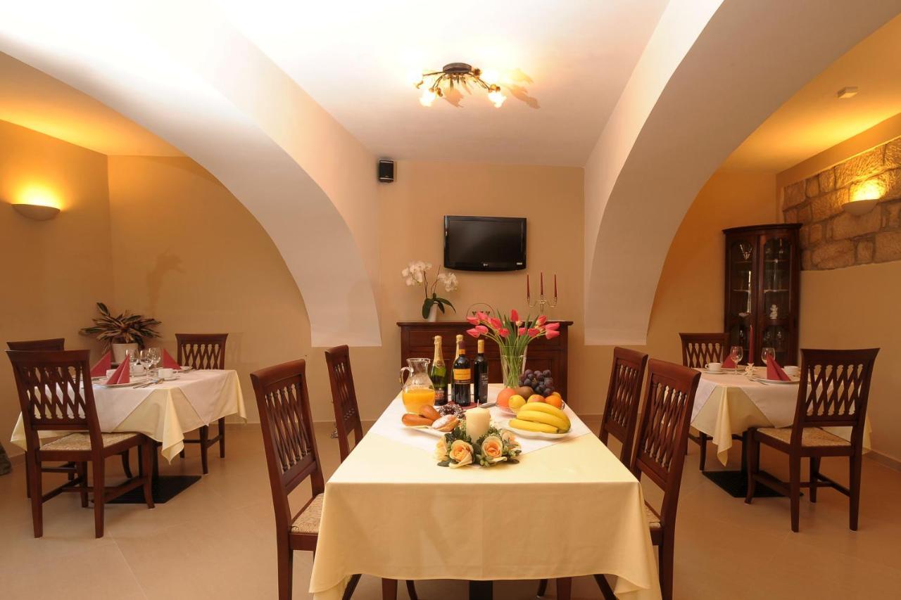 Apartman U Krale Komenskeho Йичин Экстерьер фото